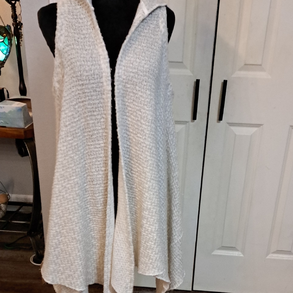 Women's Cream Sleeveless Cardigan